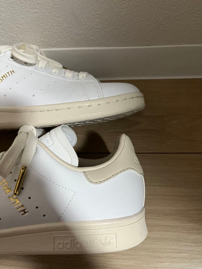 アディダス　スタンスミス　adidas stansmith トゥモローランド