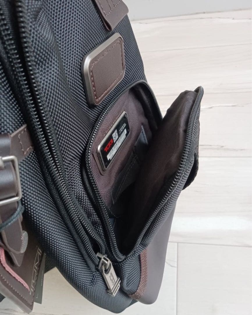 TUMI ショルダーバッグ ブラック