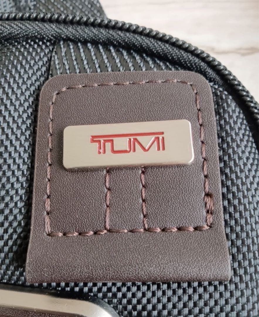 TUMI ショルダーバッグ ブラック