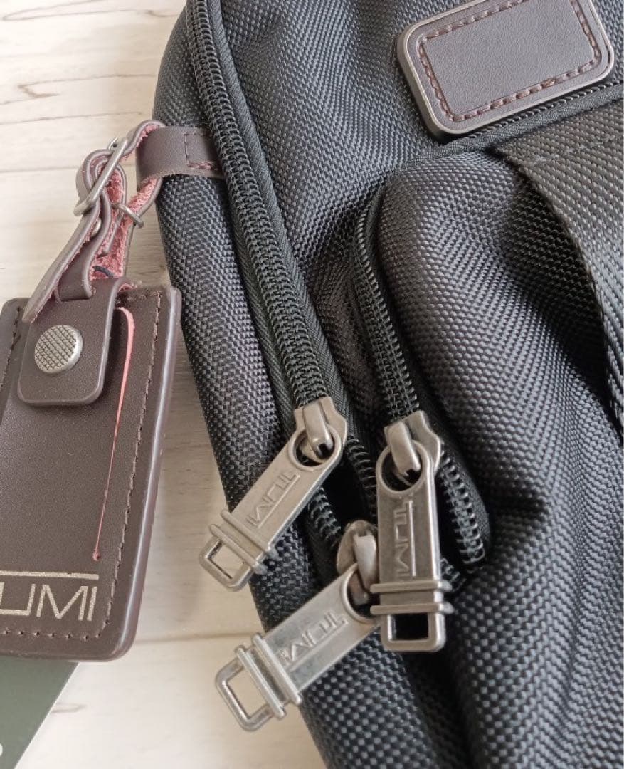 TUMI ショルダーバッグ ブラック