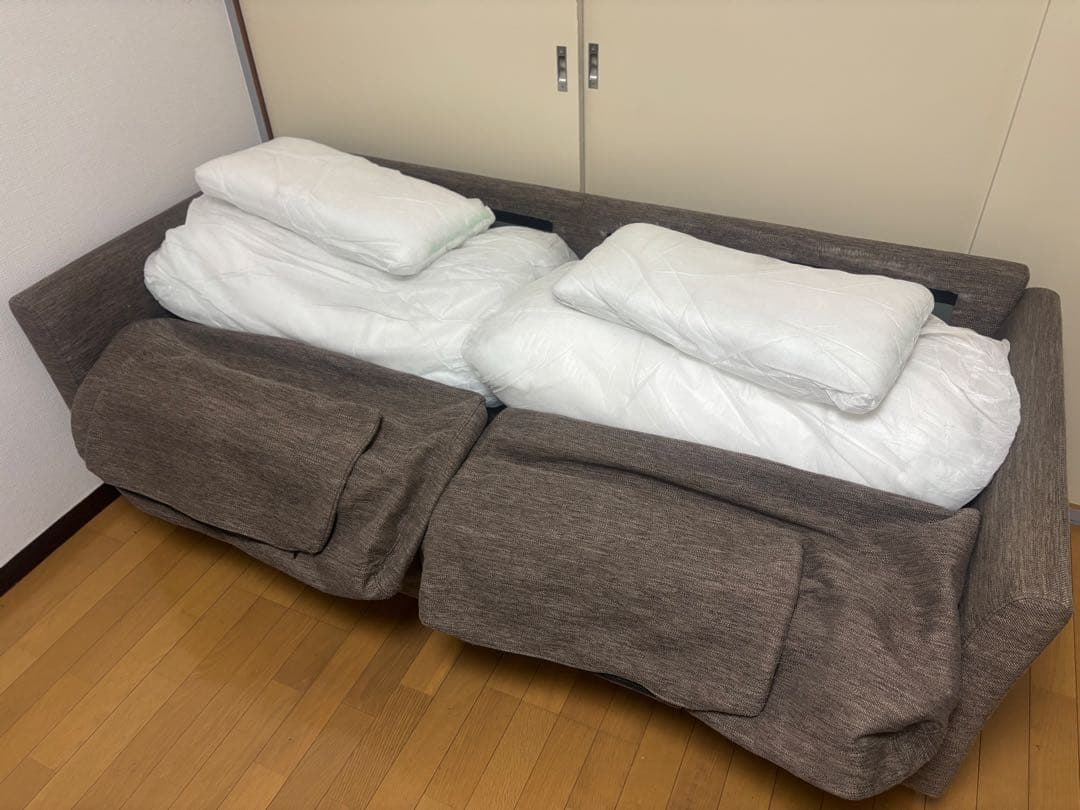 ニトリ　3人用ソファー　布貼り　グレー　ブラウン