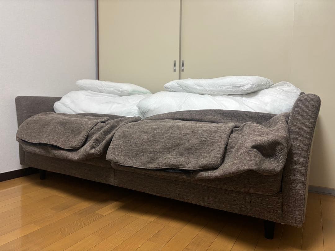 ニトリ　3人用ソファー　布貼り　グレー　ブラウン