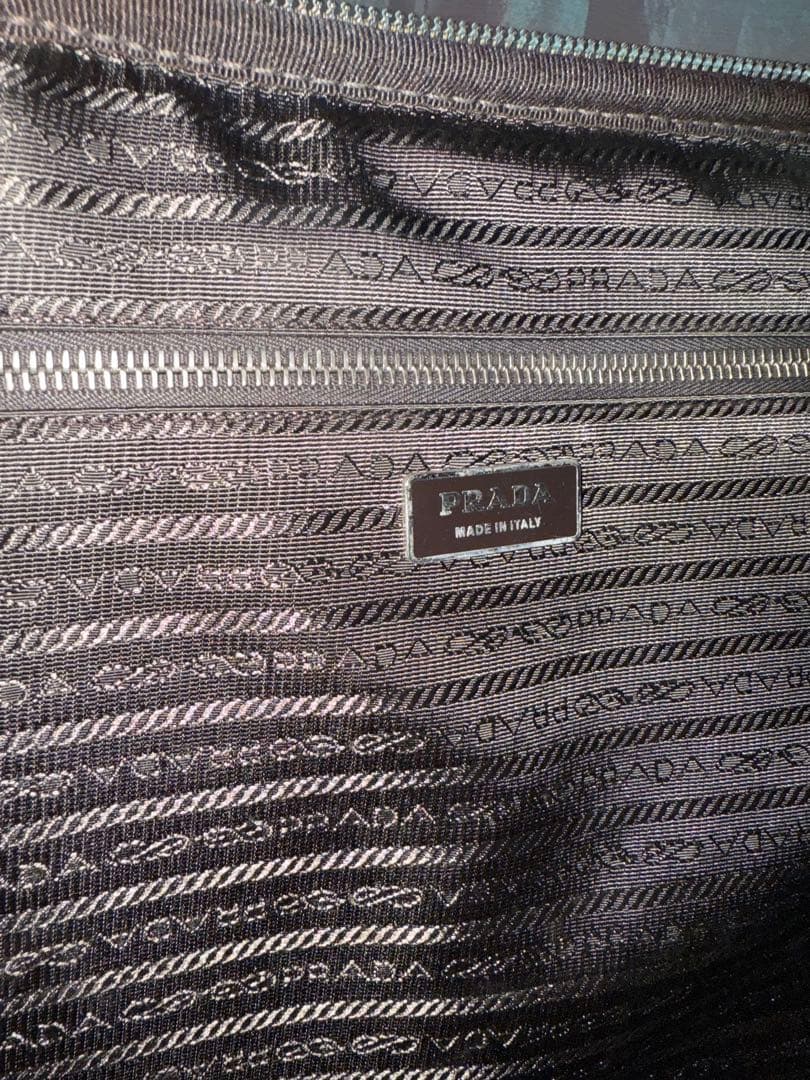 PRADA ホワイト キャリーケース