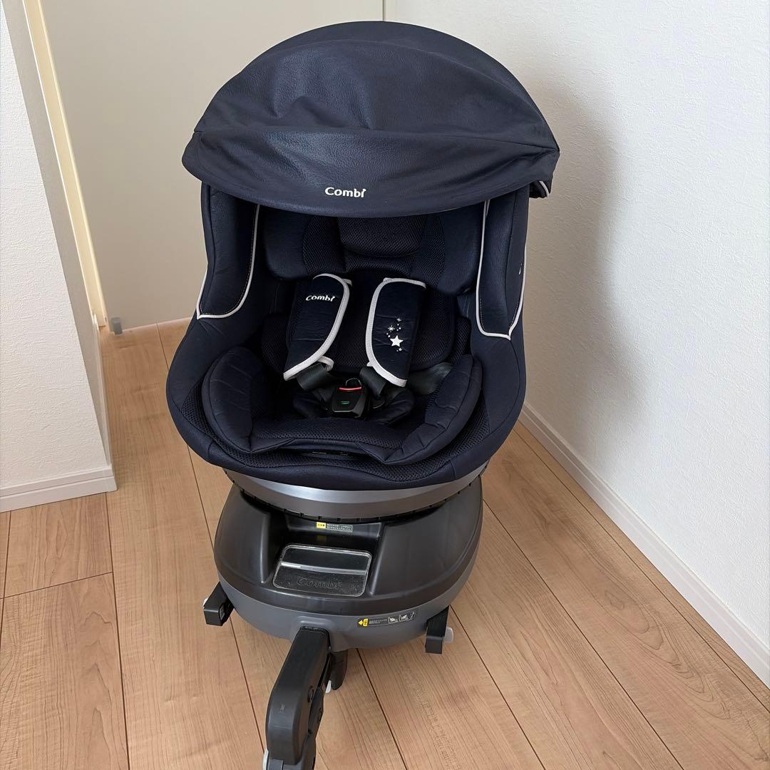 Combi クルムーブISOFIXチャイルドシート エッグクッションネイビー