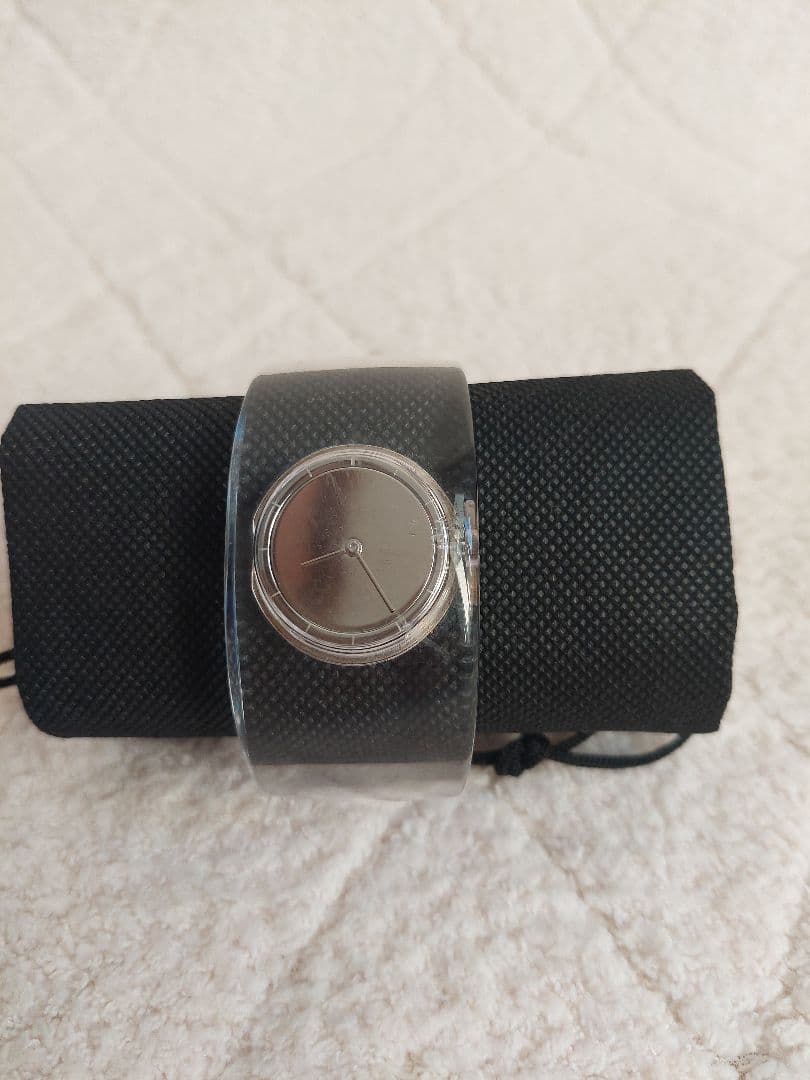 Issey Miyake o バングルウォッチ　時計　シルバー