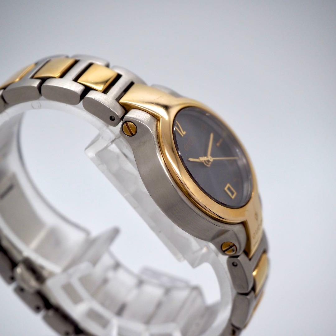 581 稼働 GUCCI レディース 時計 8900L デイト　シルバー　コンビ