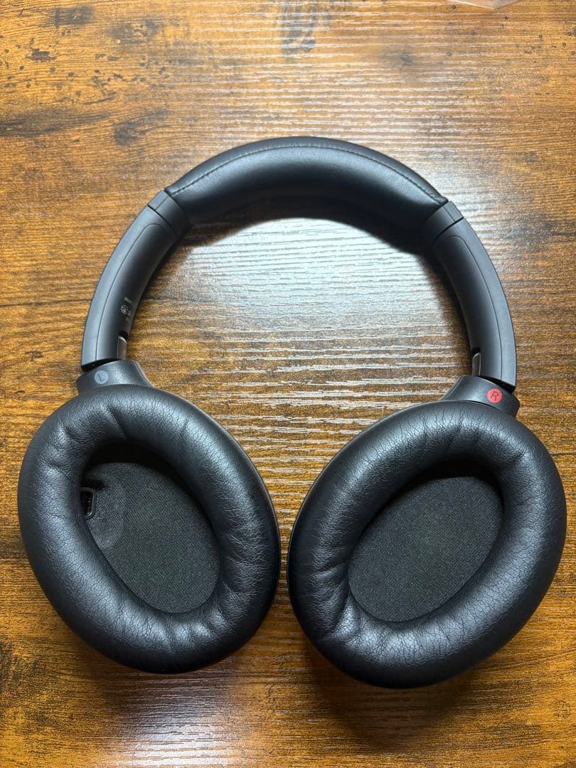 SONY ヘッドホンケース付き　WH-1000XM4