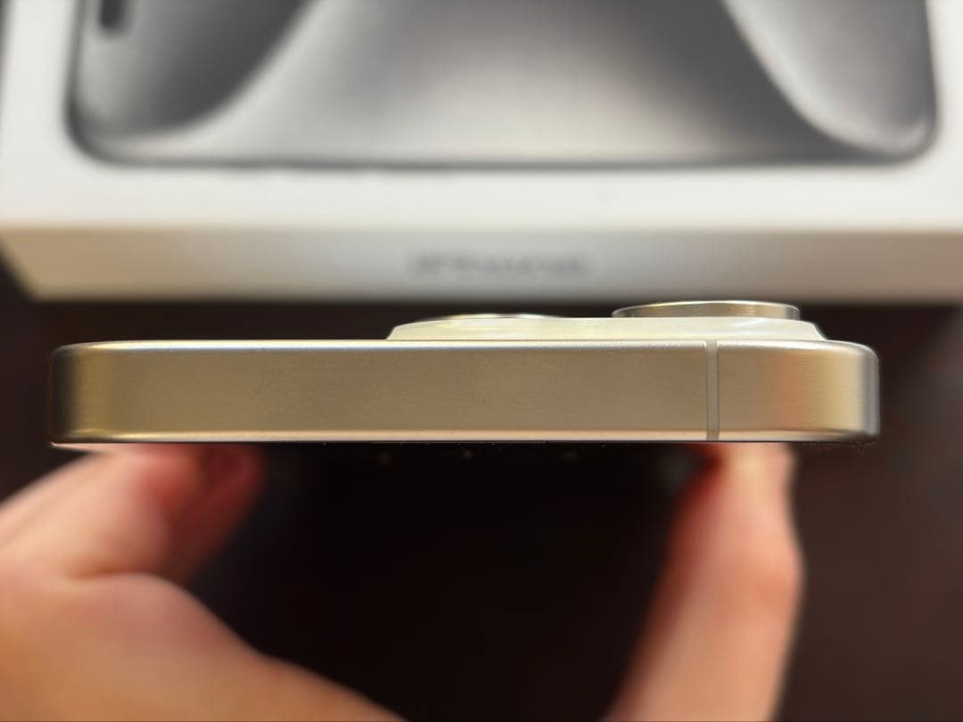 【美品】Apple iPhone 15 Pro ホワイト 本体