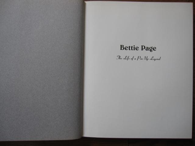 Bettie Page：The Life of a Pin-Up Legend