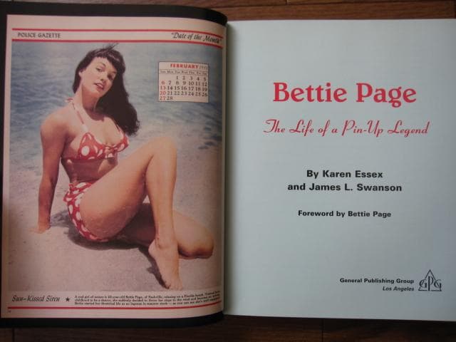 Bettie Page：The Life of a Pin-Up Legend