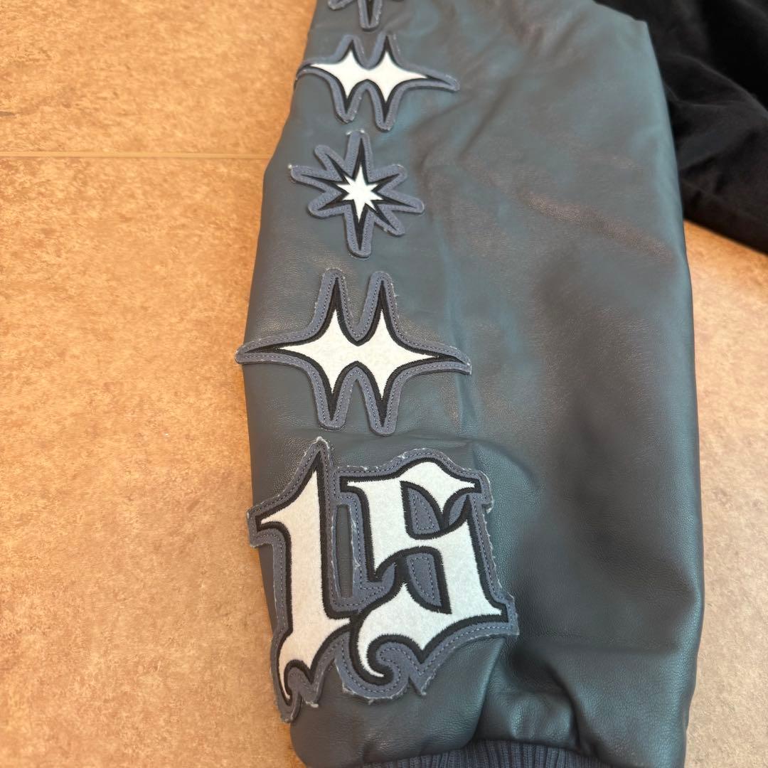 LUVISTRUEラブイズトゥルージャケット スタジャン グレー チャコール