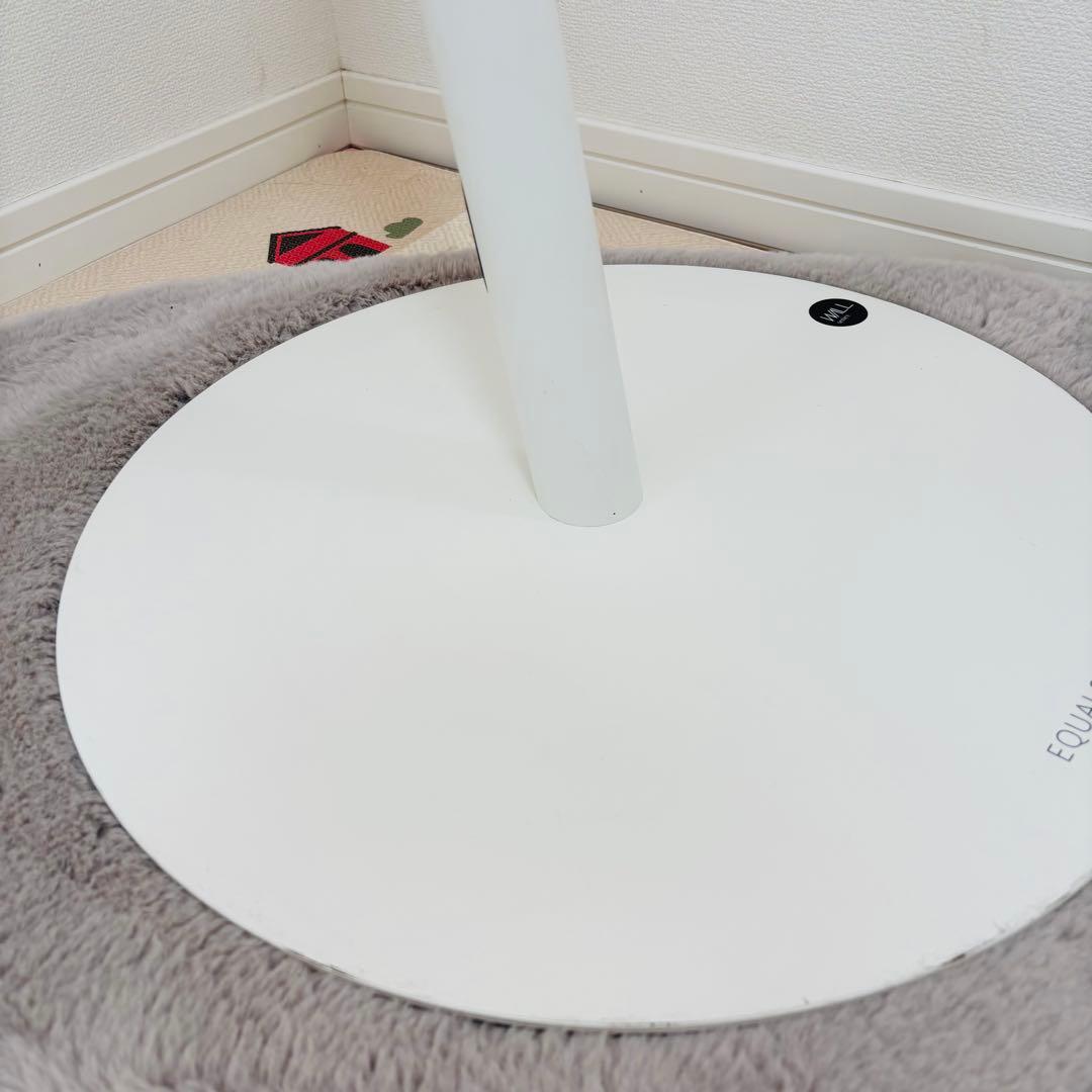 EQUALS WALL A2 ロータイプ　FLAT BASE テレビスタンド　白