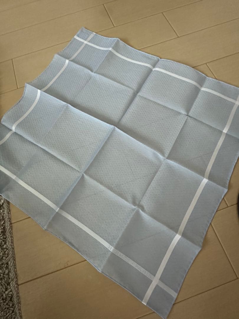 HERMÈS ハンカチチーフ ライトブルー