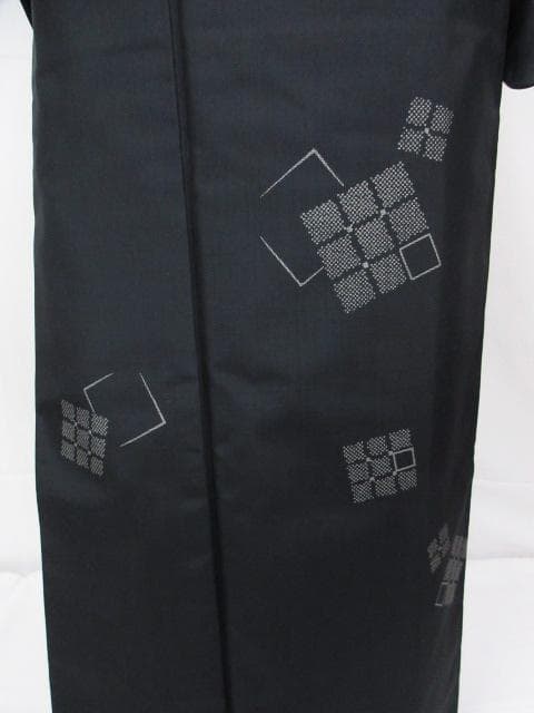 未着用に近い！本場縞大島＊本場大島紬＊黒＊飛び柄＊訪問着＊１６４ｃｍ＊裄６５