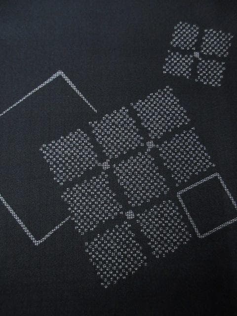 未着用に近い！本場縞大島＊本場大島紬＊黒＊飛び柄＊訪問着＊１６４ｃｍ＊裄６５