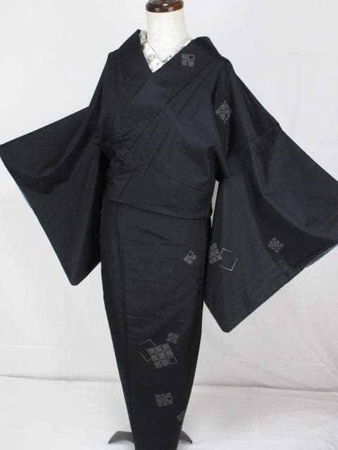 未着用に近い！本場縞大島＊本場大島紬＊黒＊飛び柄＊訪問着＊１６４ｃｍ＊裄６５