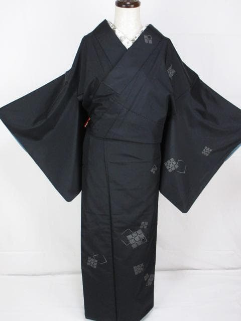 未着用に近い！本場縞大島＊本場大島紬＊黒＊飛び柄＊訪問着＊１６４ｃｍ＊裄６５