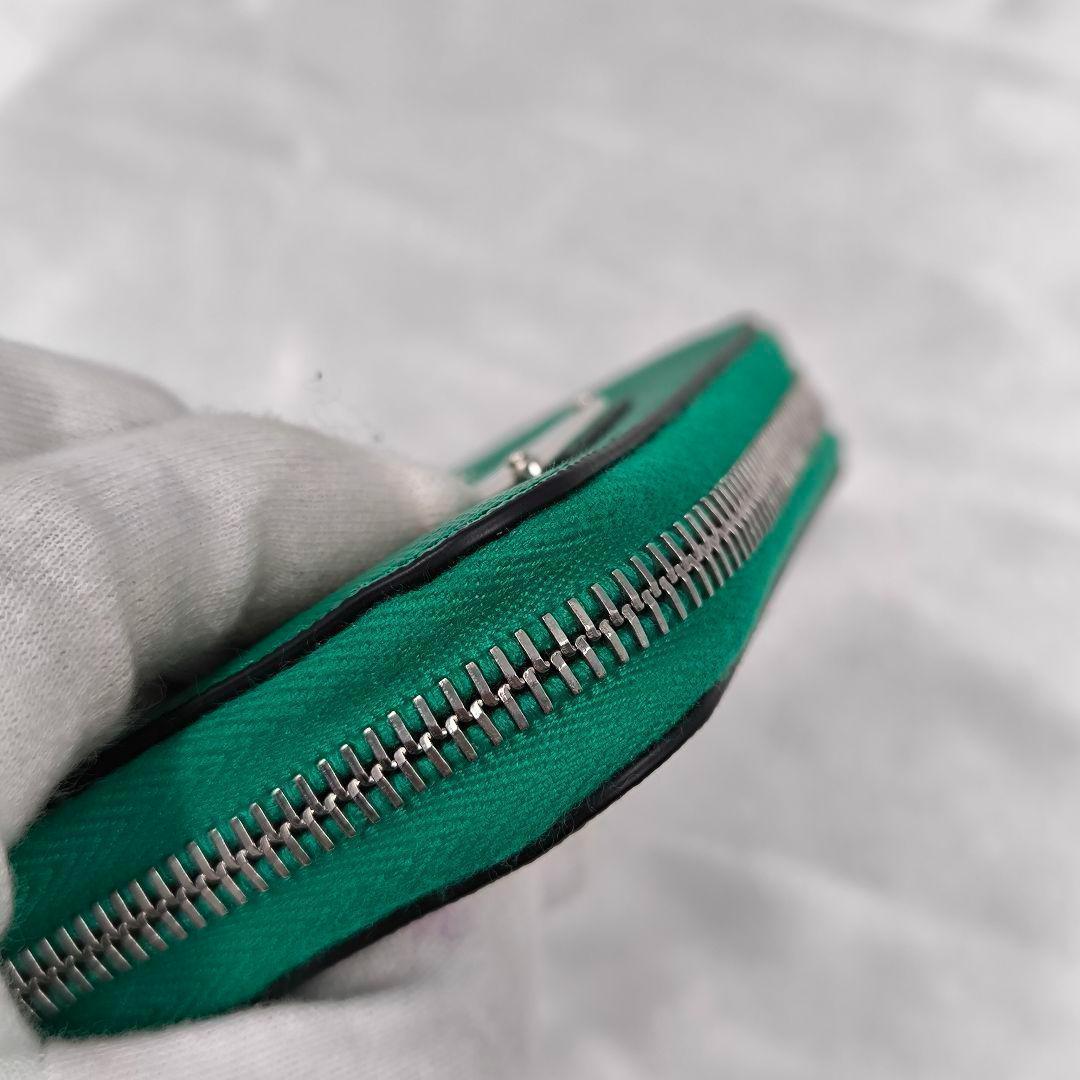 未使用保管品【PRADA】ケース サフィアーノ 三角ロゴ グリーン 現行