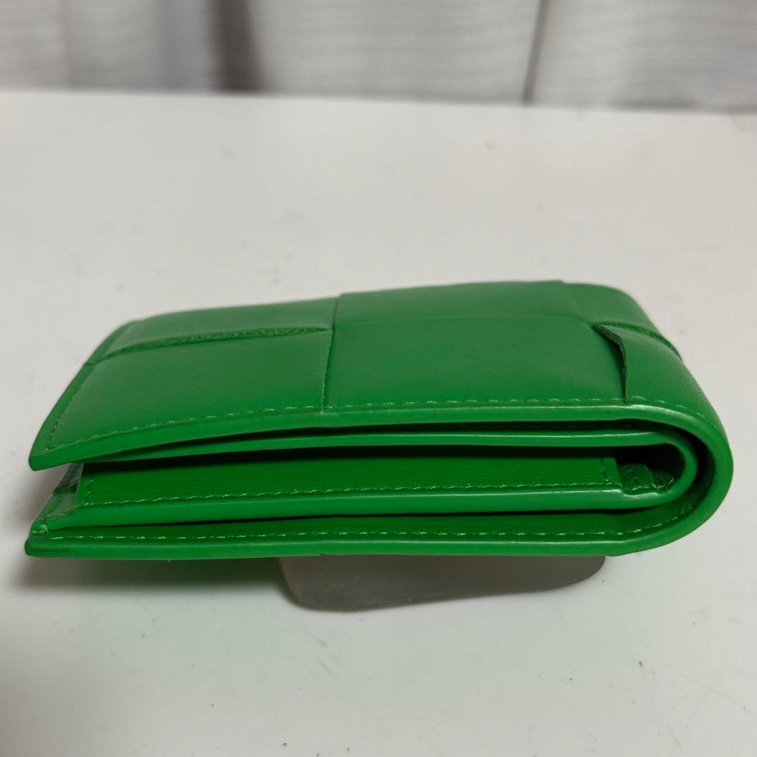 未使用級✨ボッテガヴェネタ　カセットイントレチャート二つ折りウォレット