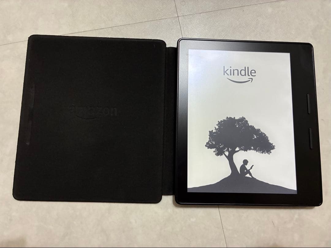 Amazon Kindle Oasis 本体 レザーカバー付き
