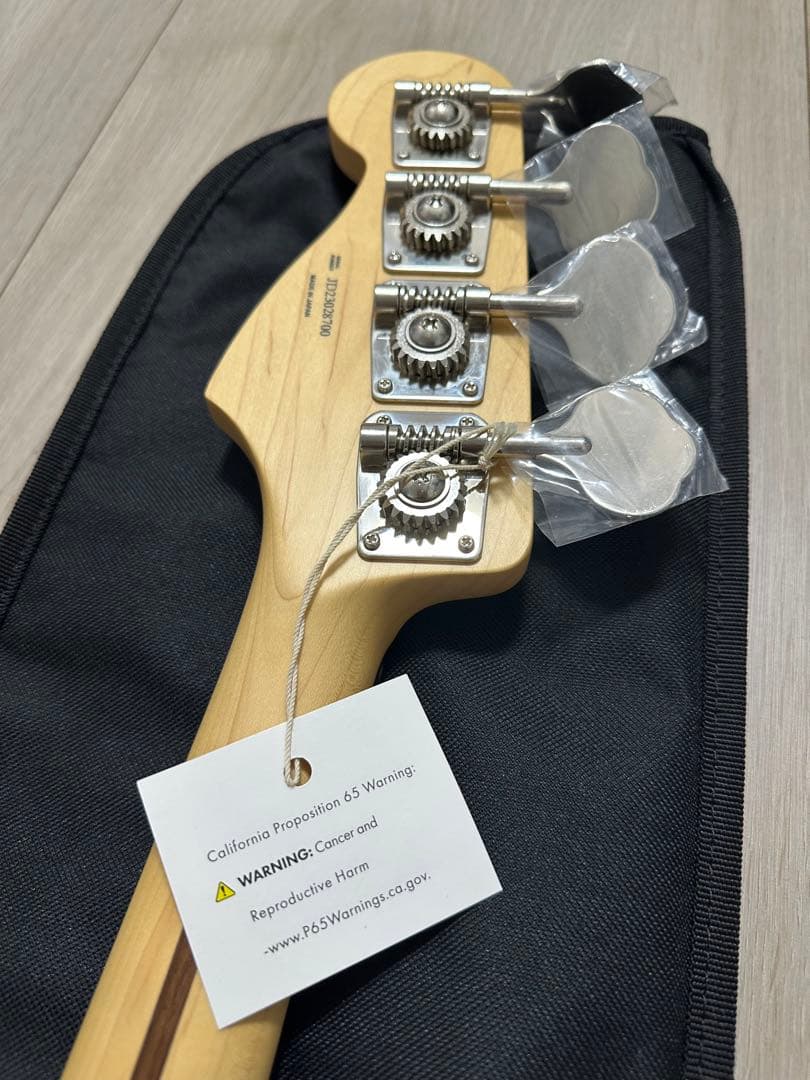 【新品・未使用】Fender ジャズベース レイクプラシッドブルー