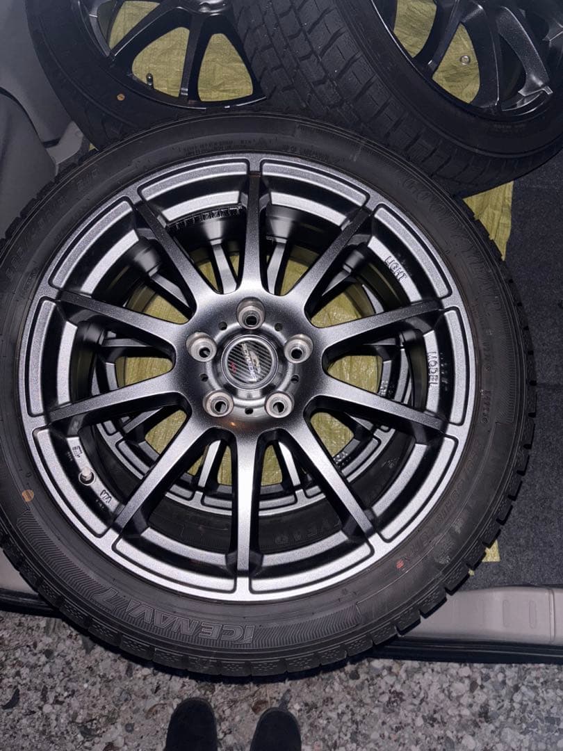 ② GOODYEAR （グッドイヤー）18インチスタッドアベテツ