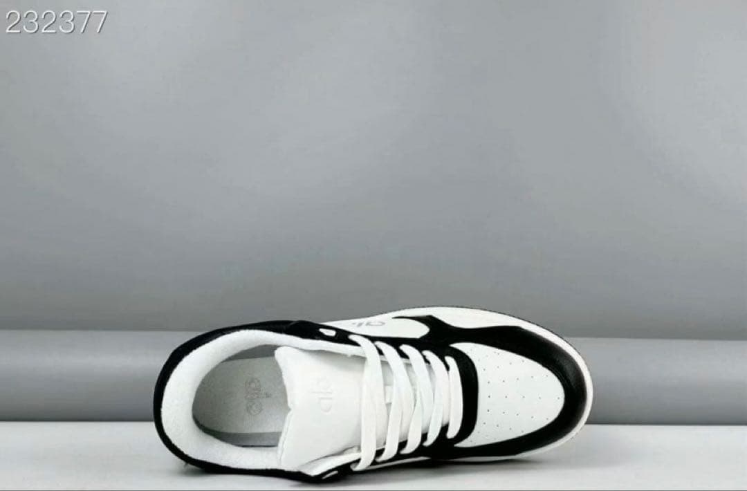 alo alo yoga スニーカー 24㎝