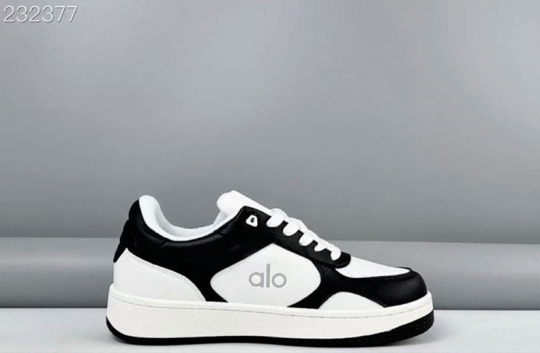 alo alo yoga スニーカー 24㎝