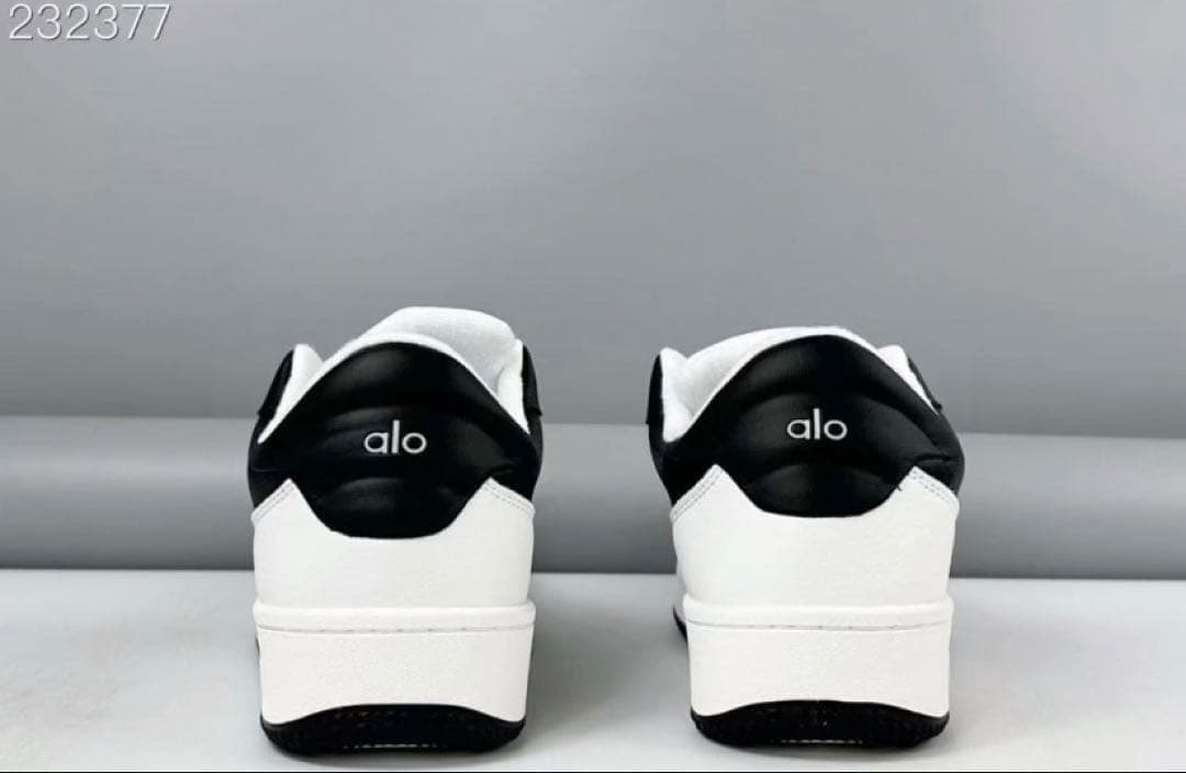 alo alo yoga スニーカー 24㎝