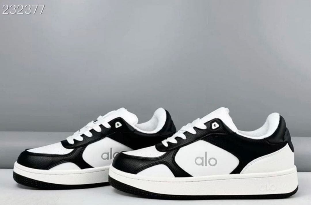 alo alo yoga スニーカー 24㎝