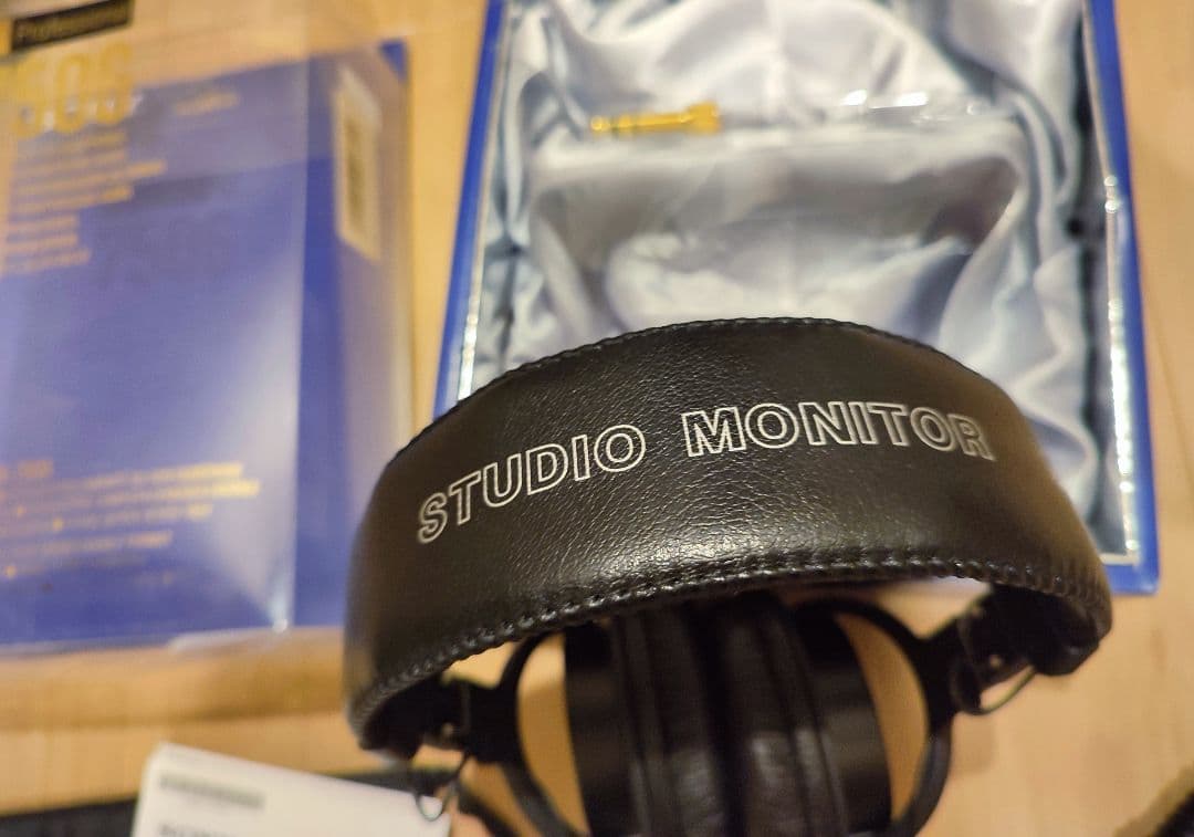 ほぼ新品 SONY MDR-7506 モニターヘッドフォン