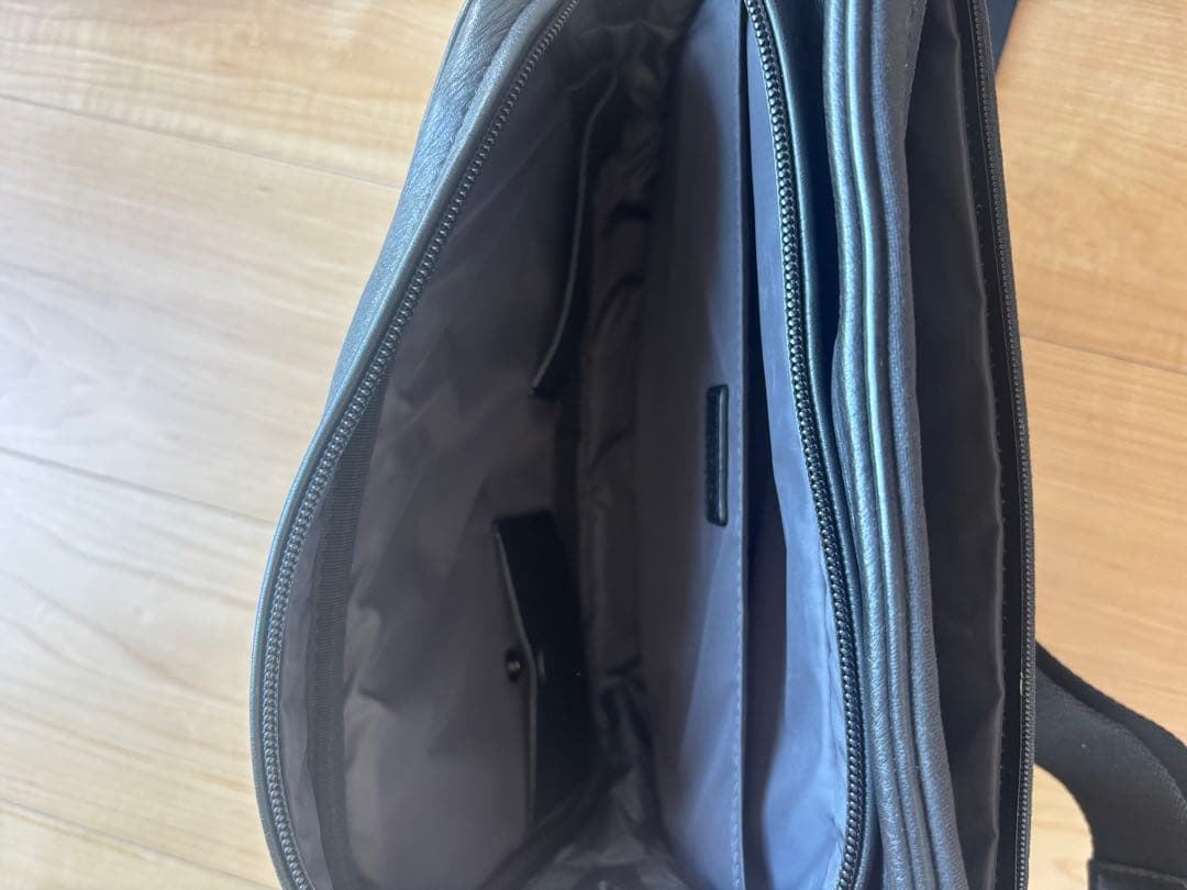 objcts.io ショルダーバッグ