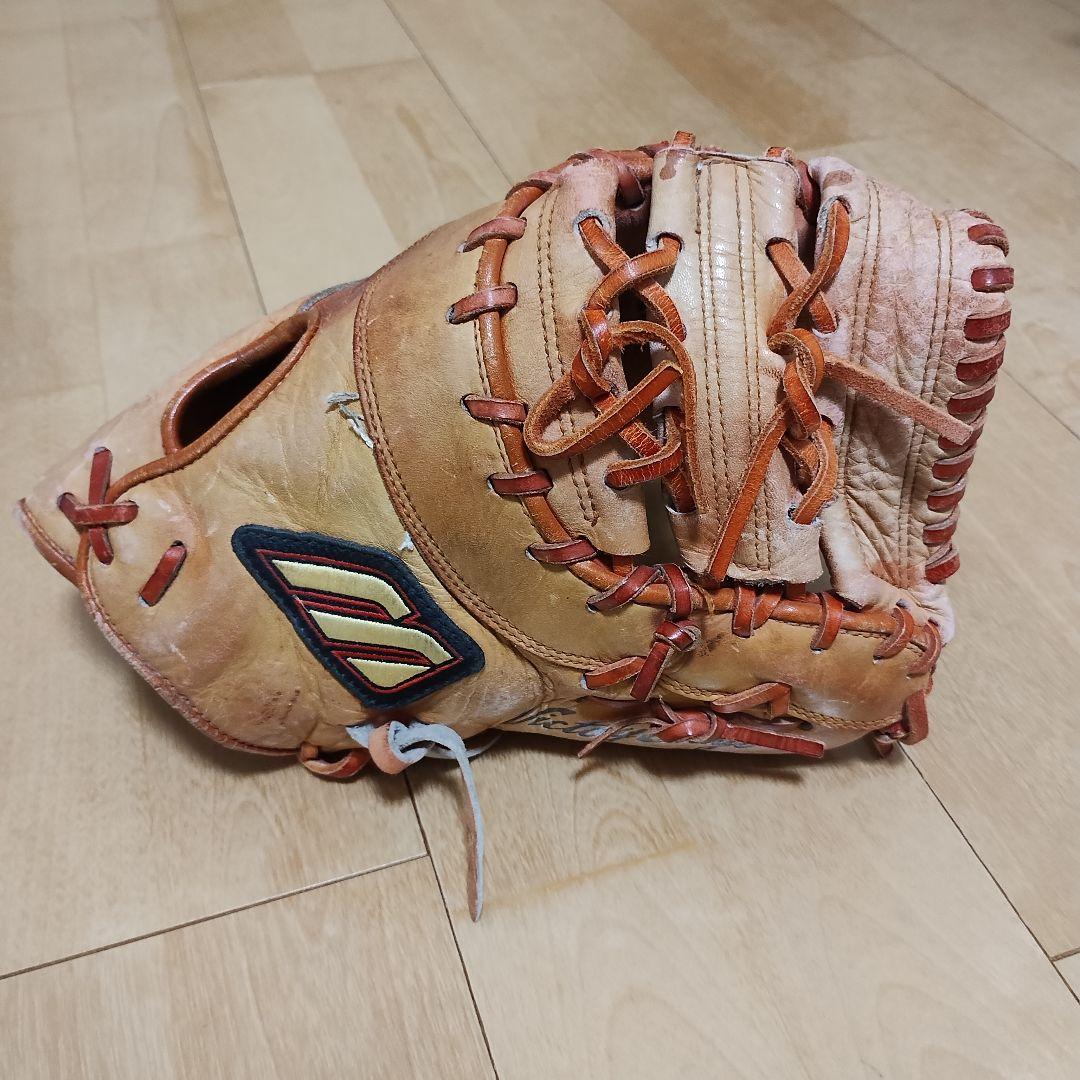 ミズノ　ビクトリーステージ　一塁