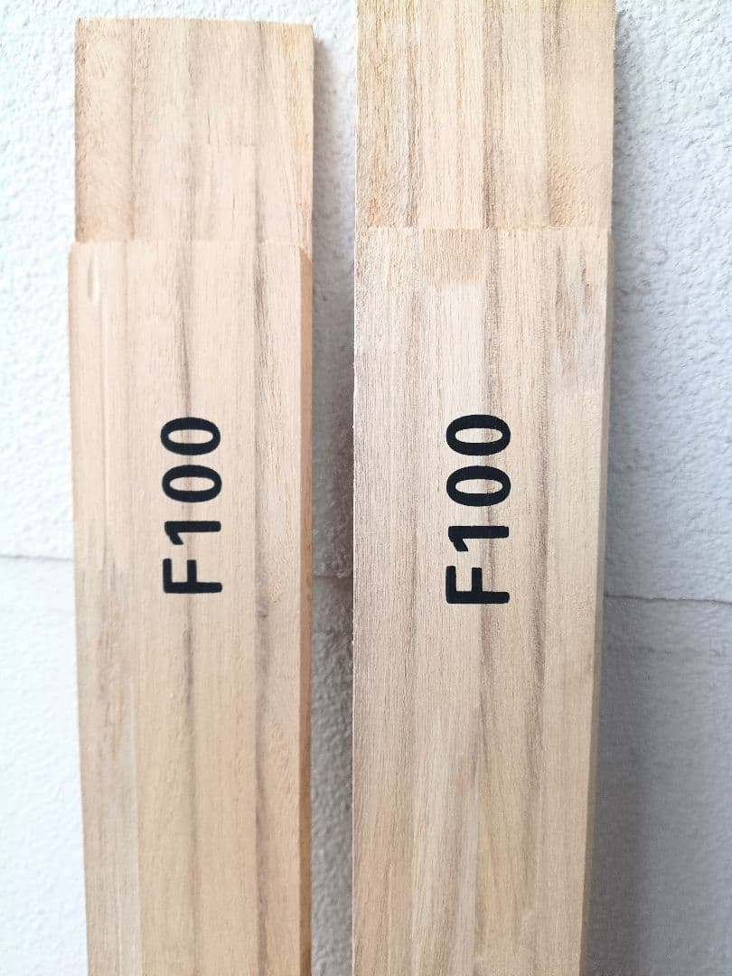 キャンバス木枠　桐材　f100号×2点