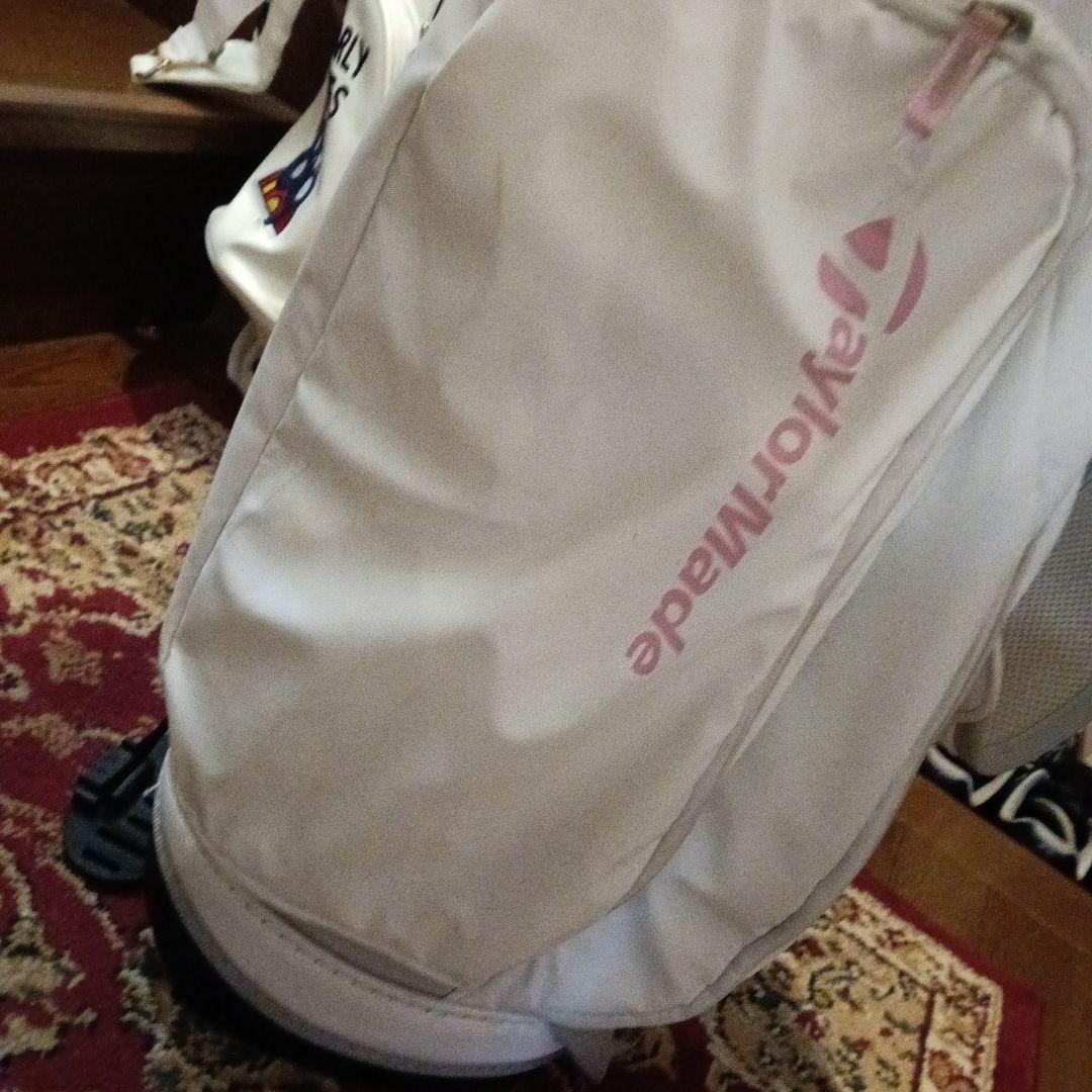 テーラメイドレディース軽量スタンド式キャディバック白