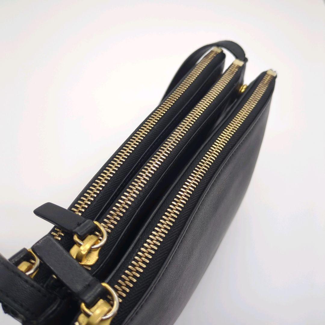 【人気モデル・美品】セリーヌ☆トリオ ショルダーバッグ レザー ゴールド金具 黒