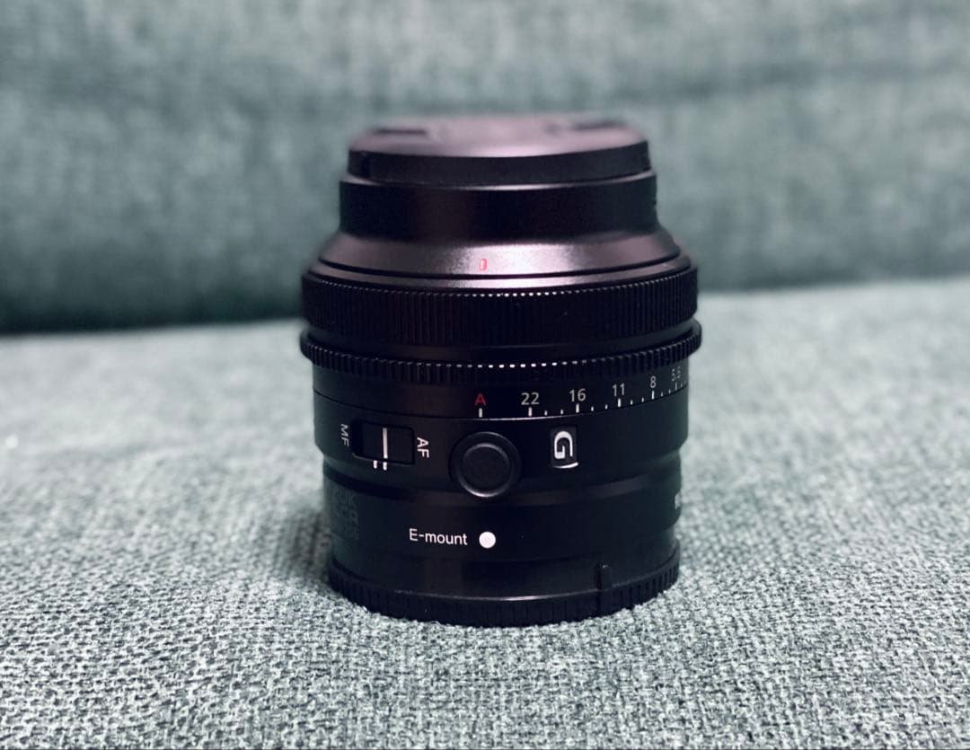 SONY 40mm F2.5 Gレンズ【スクエアフード付き】