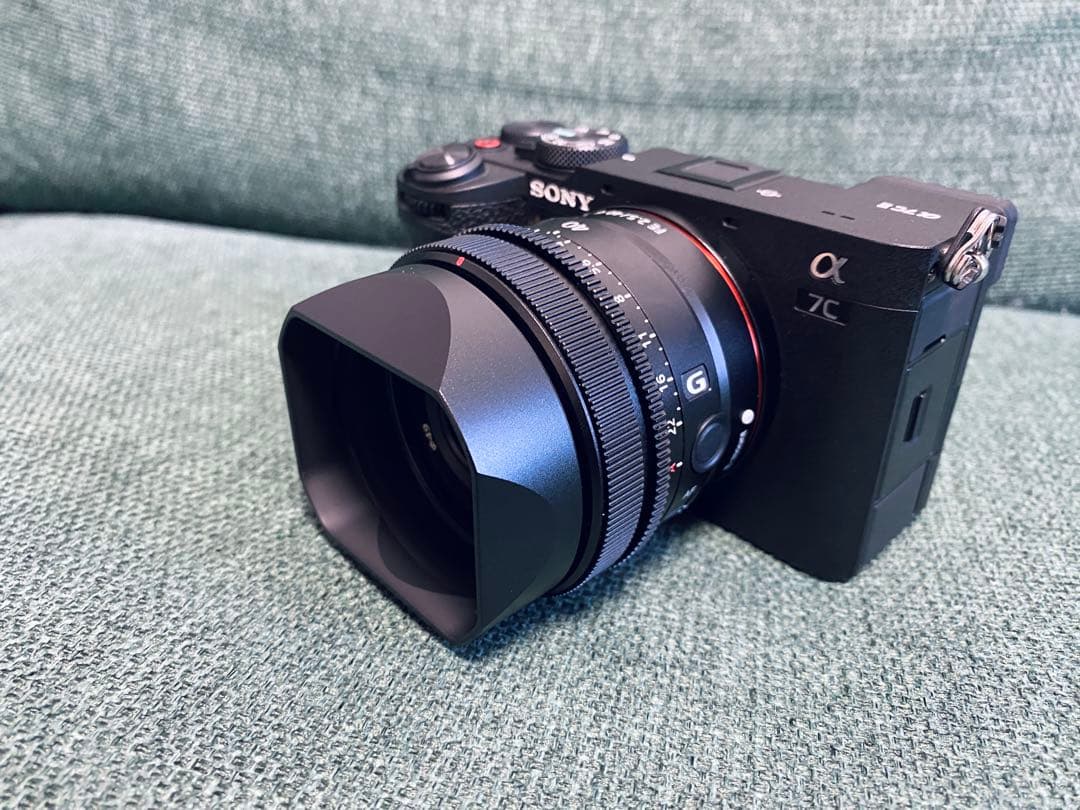 SONY 40mm F2.5 Gレンズ【スクエアフード付き】