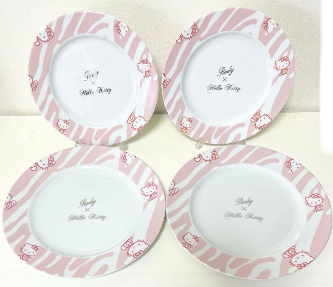 N【激レア廃盤品】Rady✖️ハローキティお皿セットとオーバーシャツホワイト