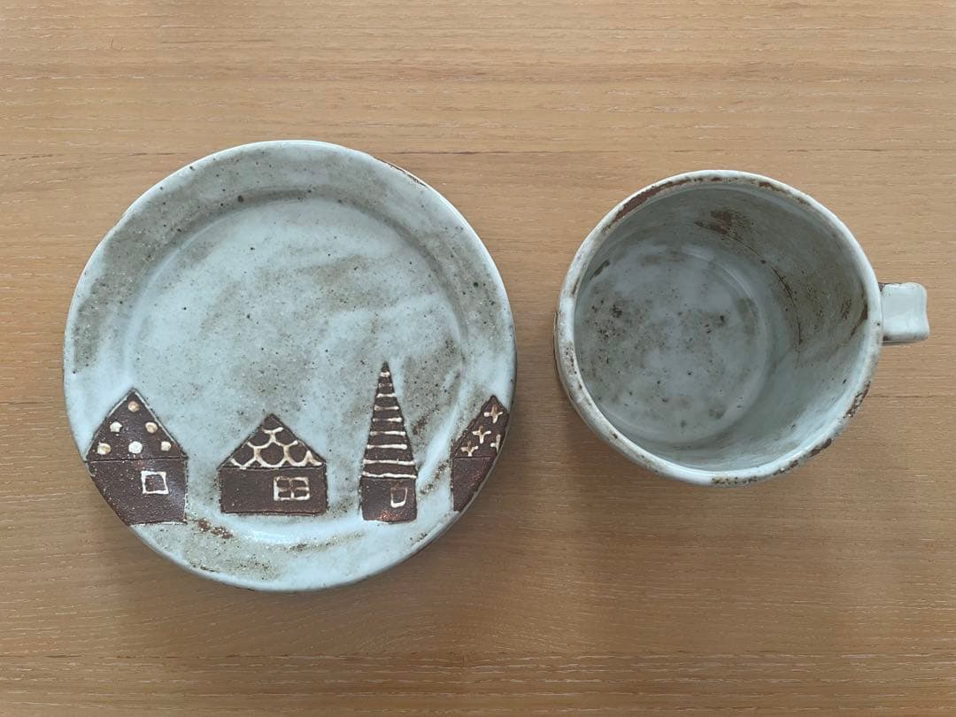 【新品】岡崎順子　おうち柄　カップ、プレート　2点セット