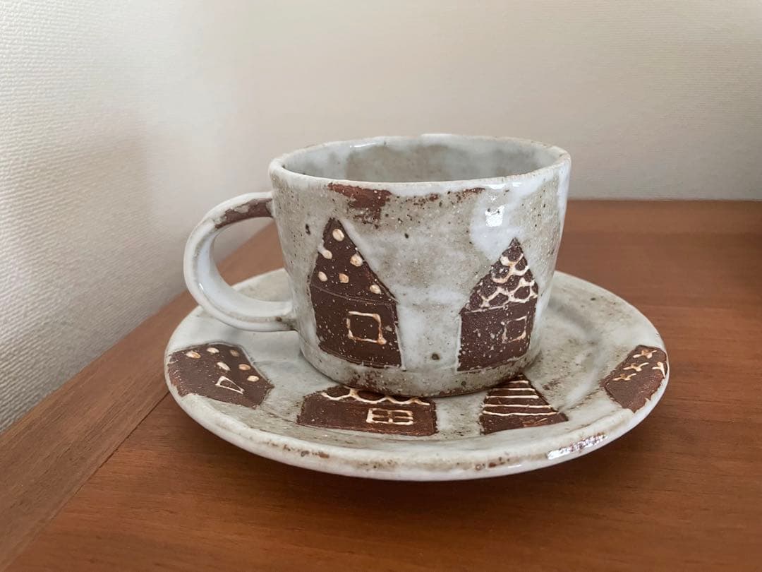 【新品】岡崎順子　おうち柄　カップ、プレート　2点セット