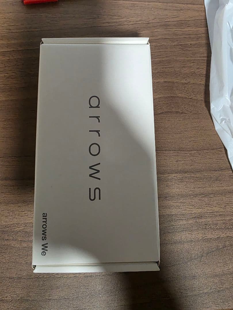 (美品)　arrows We fcg01　ホワイト