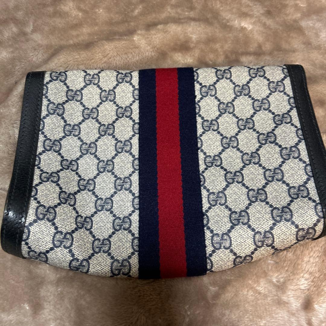 GUCCI GGキャンバスクラッチバッグ