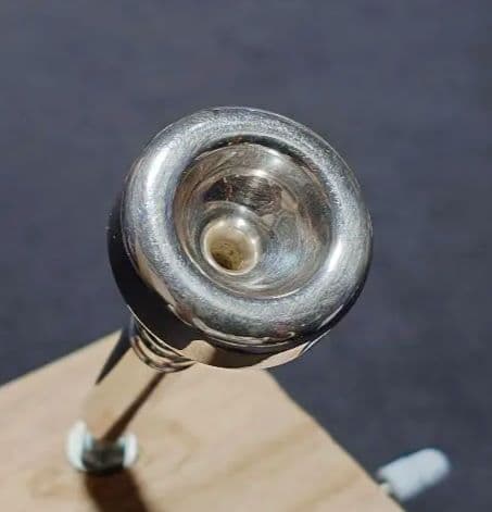 ピッコロトランペットマウスピース シルキー Schilke P5