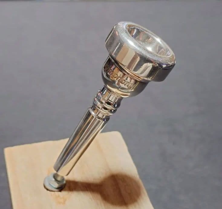 ピッコロトランペットマウスピース シルキー Schilke P5