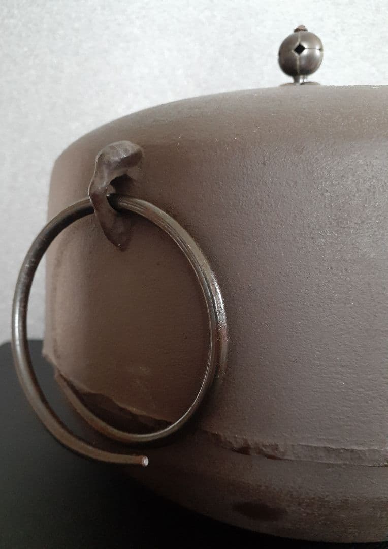 日本工芸会正会員　釜師　畠春斎 造　姥口　尻張釜　銅蓋　釜鐶付　栞付き