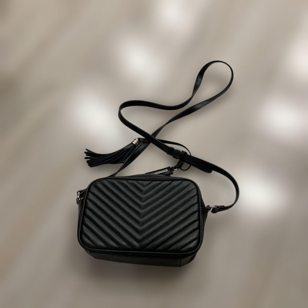 イブサンローランショルダーバッグ