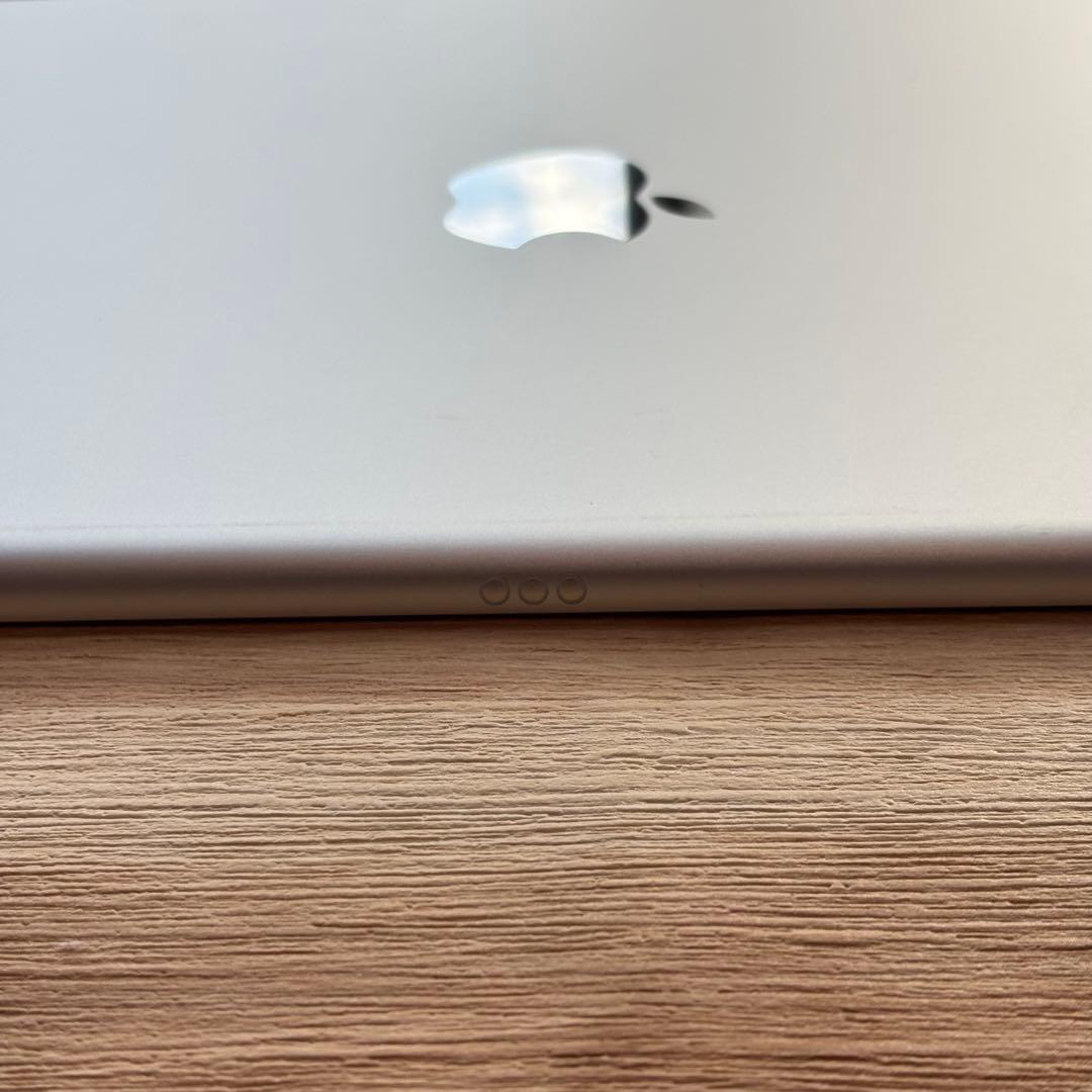 iPad 第7世代 32GB SIMフリー バッテリー最大量84%