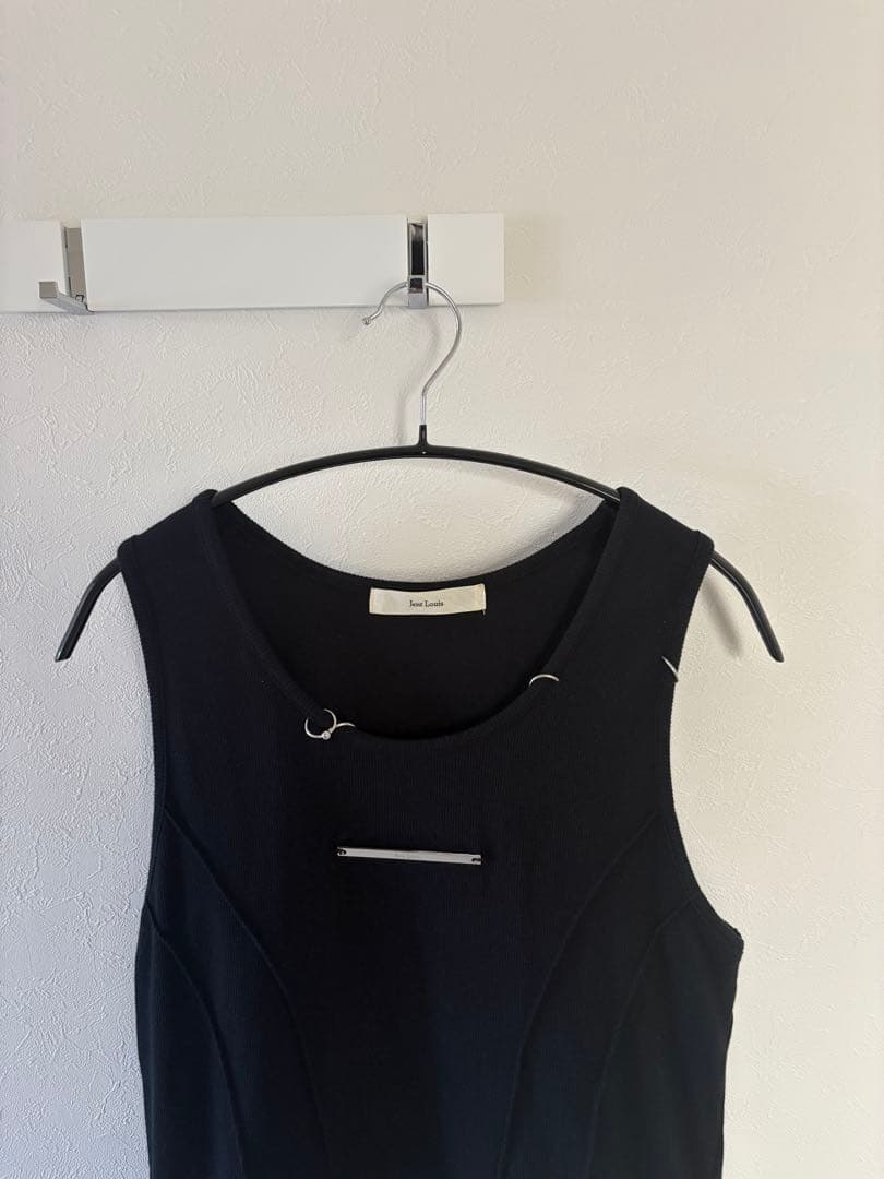 トップス Jent Louis Neck Piercing Tank Top
