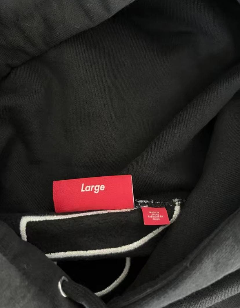 Supreme スウェットパーカー ブラック バックロゴ サテンアップリケ